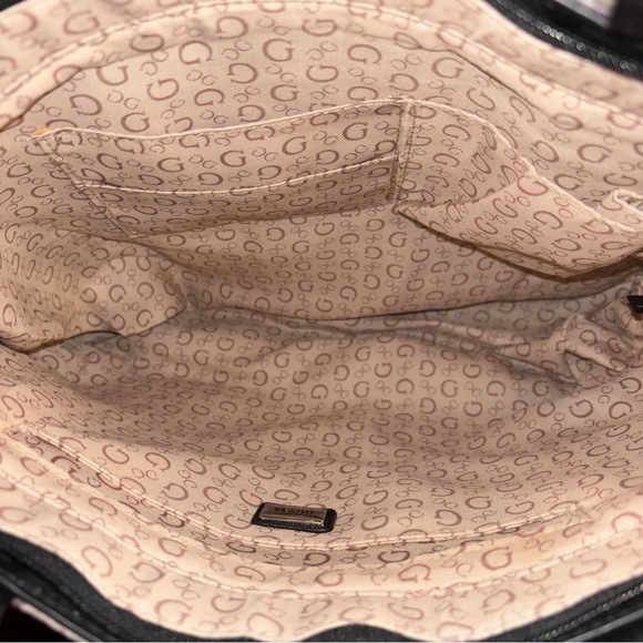 Guess Nylon Black and Green Messenger Crossbody Bag w/ Camouflage Design - Picture 5 of 7